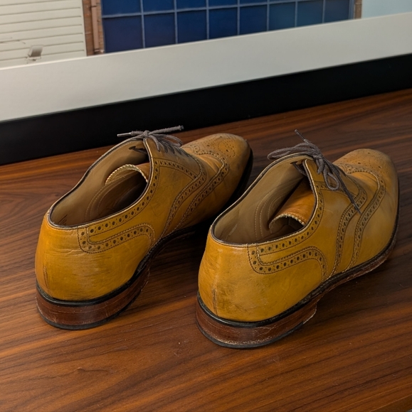 Loake Buckingham wingtip oxfords - Picture 7 of 7